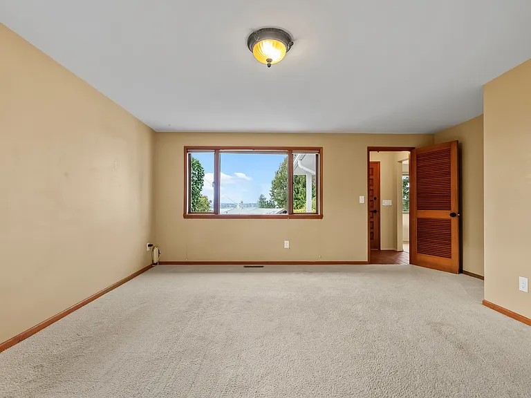 11922 30th Ave SW — Photo 11