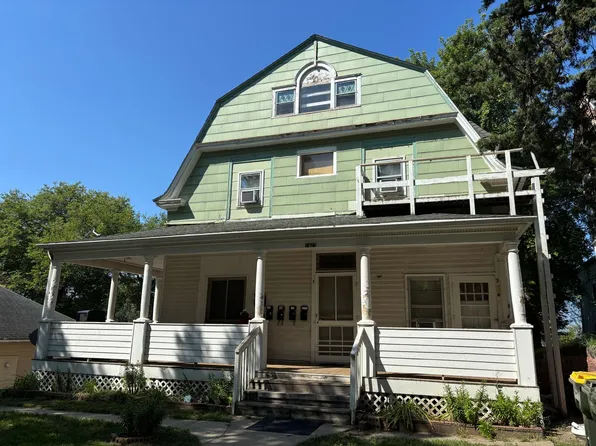 1423 Summit St, Sioux City, IA 51103