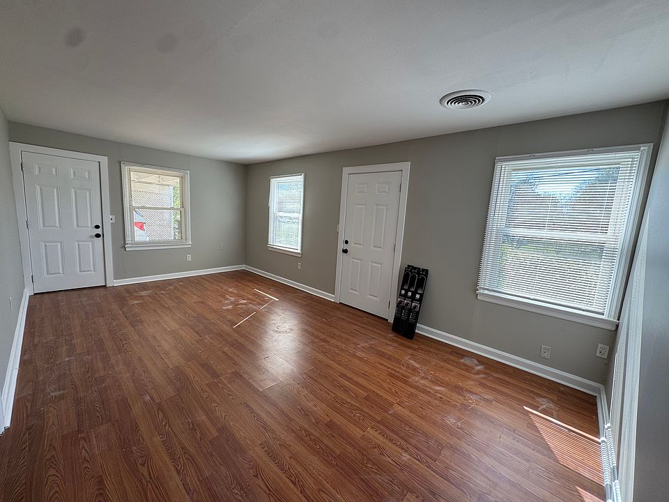 1st image of 7704 SW Pinner Dr #A