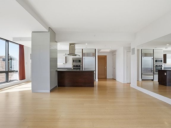 4th image of 45 Province St APT 1502