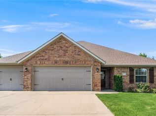 11082 Meadowsweet Dr, Prairie Grove, AR 72753