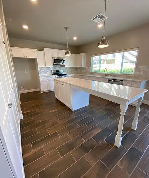 2177 La Vona Ave — Photo 6