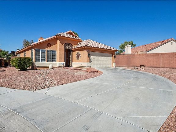 3rd image of 4561 Blue Royal Dr