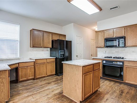4th image of 1534 Blair Dr