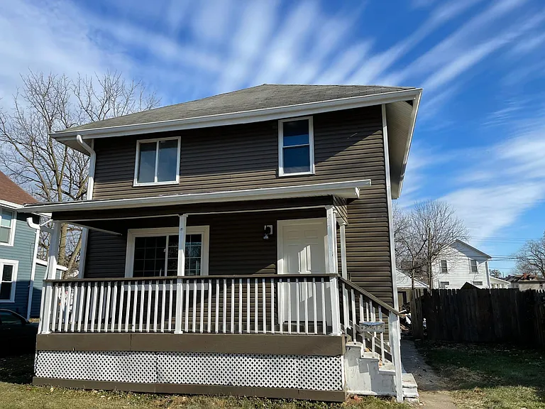 2528 Parkwood Ave — Photo 3