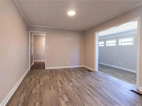 2nd image of 200 Skyview Dr