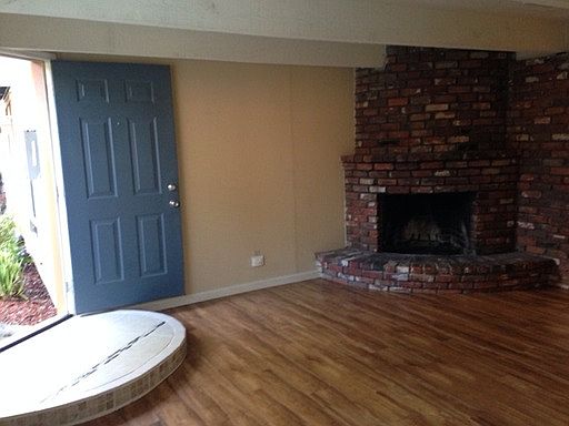 4th image of 2608 Q St APT 7