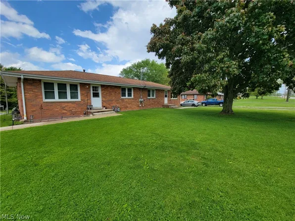 4504/4506 E Middletown Rd, New Middletown, OH 44442