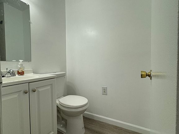 5th image of 9910 Williamsburg Dr
