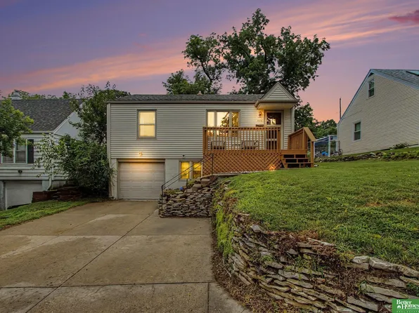 8036 State St, Omaha, NE 68127