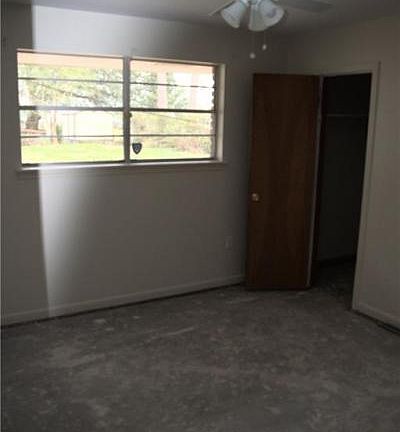 5th image of 215 Camelia Ave