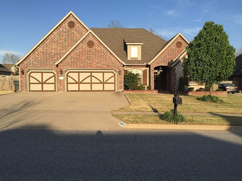 Front of 4668 Rockledge Dr.