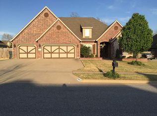 4668 N Rockledge Dr, Fayetteville, AR 72764