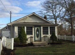 111 Bay Rd, Brookhaven, NY 11719