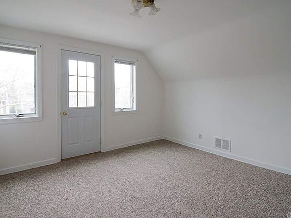 4th image of 322 E Penn St Floor 2