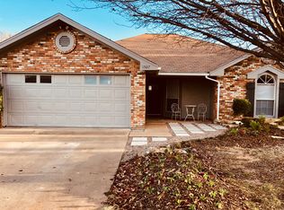 1527 Sunflower Ln, Granbury, TX 76048