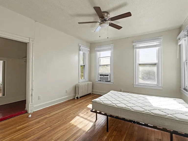 4620 College Ave — Photo 5