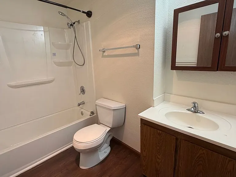 325 NE Kettle St #109 — Photo 7
