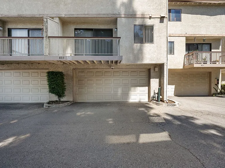 7100 Balboa Blvd #803 — Photo 41
