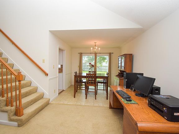 5th image of 804 Chancery Ln