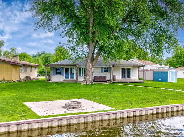 524 Park Ave, Fox Lake, IL 60020