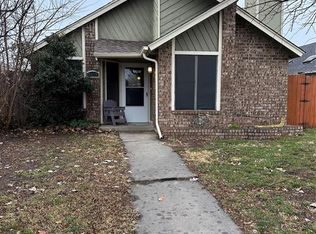 2139 Lonnie Ln, Moore, OK 73170