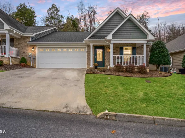 54 Hiddenbrook Ln, Johnson City, TN 37615