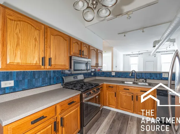 1844 W Henderson St #Townhouse, Chicago, IL 60657