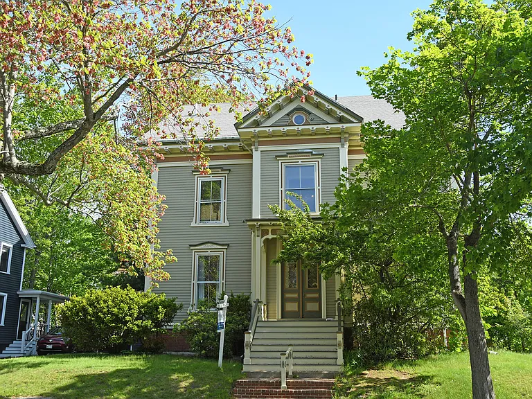 147 Pleasant Ave #3 — Photo 3