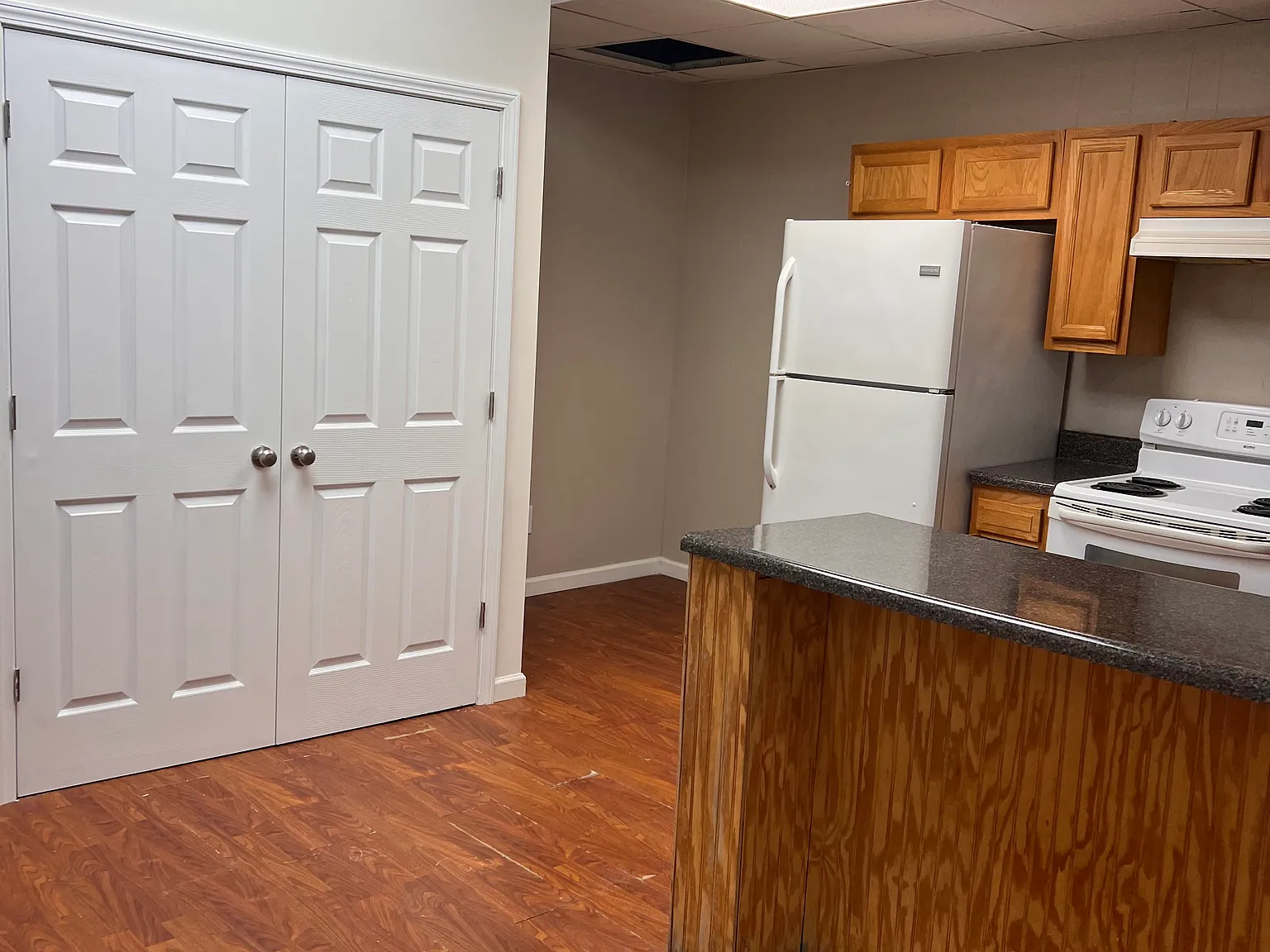 2 bed, 1100 sqft, $750 — Photo 2