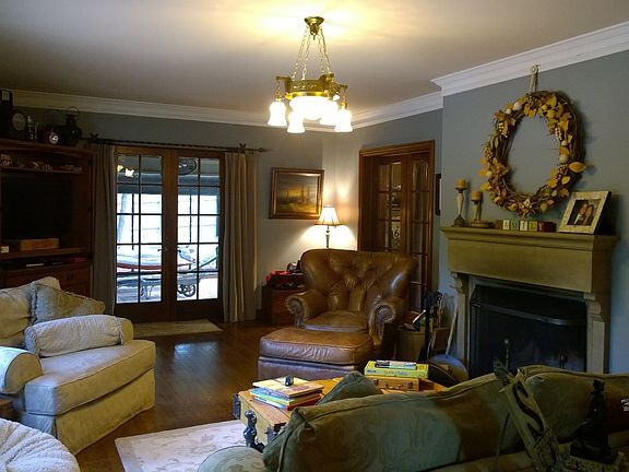 2nd image of 159 Whitworth Ave