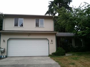 210 117th Pl SE, Everett, WA 98208