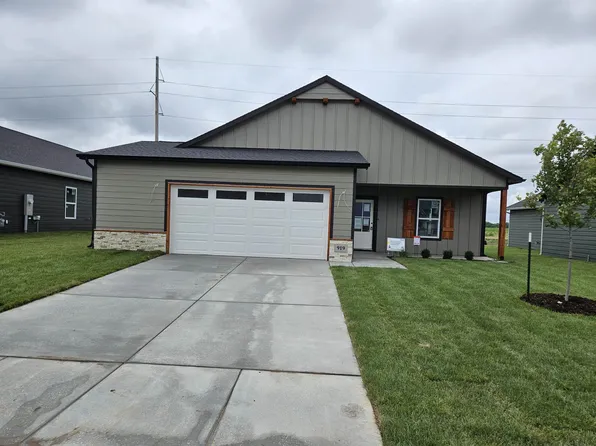 919 N Forestview St, Wichita, KS 67235