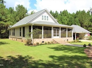565 Gobbler Head Rd, Poplarville, MS 39470
