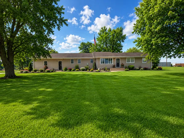 850 W Frontage St, Sheldon, IL 60966