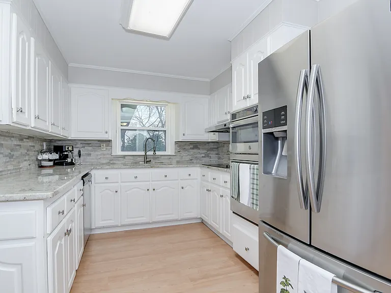 2415 Apricot Ln — Photo 13