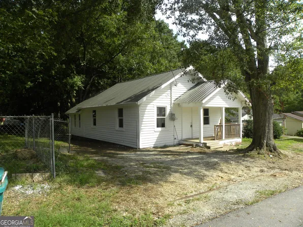 42 Luckie St, Lavonia, GA 30553