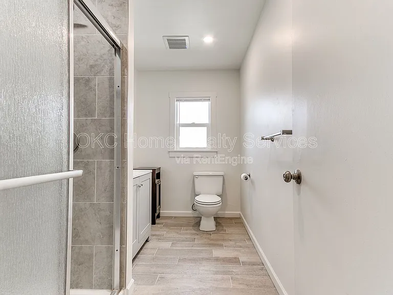 1812 W Noble Ave — Photo 98