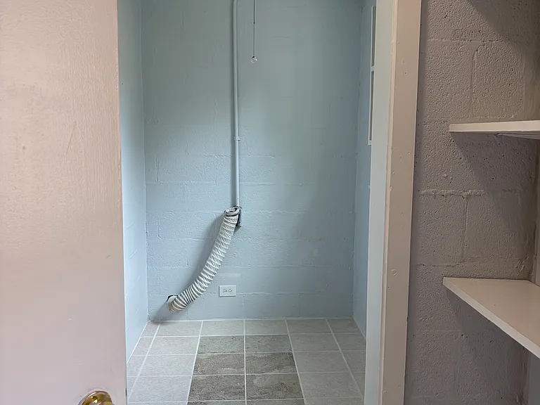 122 Manchester Rd — Photo 5