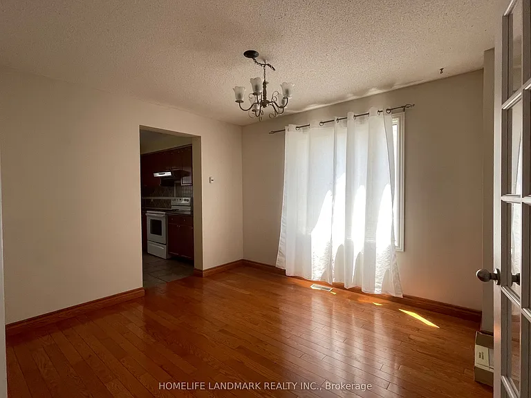11 Orwell Cres #MAIN — Photo 5