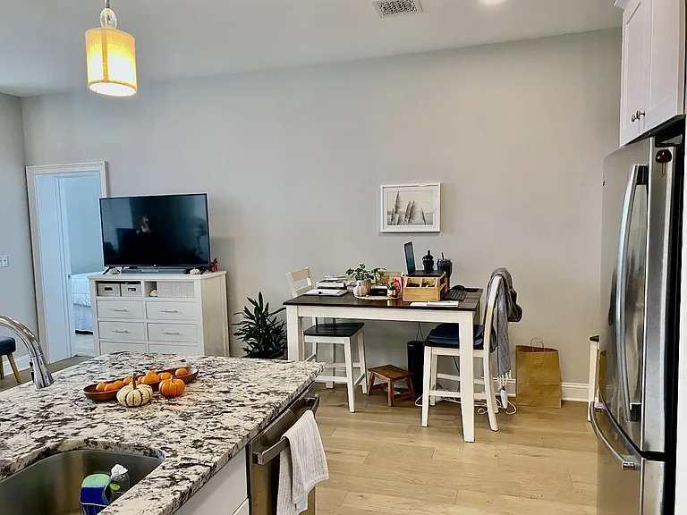 77 Van Dam St #201 — Photo 13