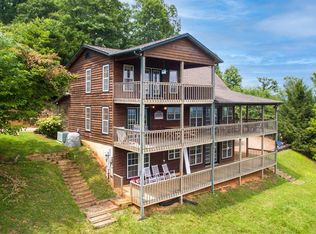 212 Oak Ln, Hayesville, NC 28904