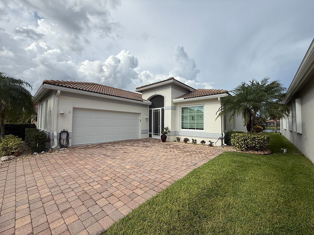 4365 NW Oakbrook Cir - Property Image