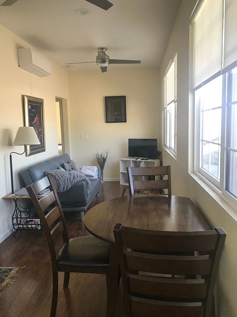Large Mission Hills 1 Bedroom with Panoramic View lease — Photo 3