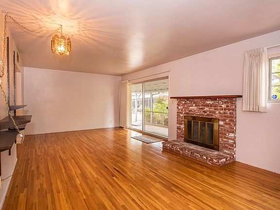 4th image of 3810 Sterrett Ave