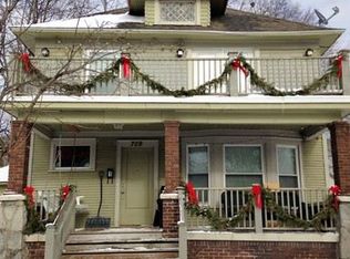 709 Lake Dr SE, Grand Rapids, MI 49503