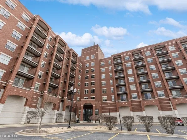 1700 Riverwoods Dr APT 707, Melrose Park, IL 60160