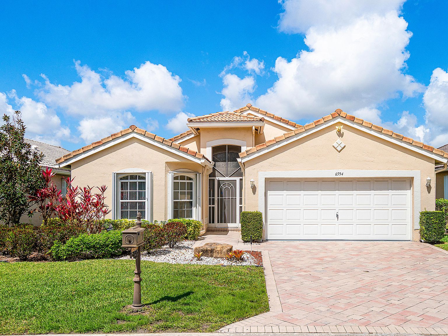 6594 Sun River Road