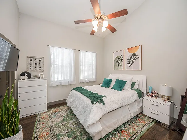 1535 Birdsall St #C — Photo 15