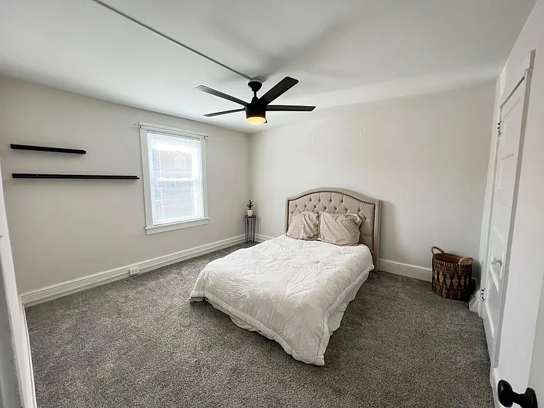 207 Jackson St — Photo 8